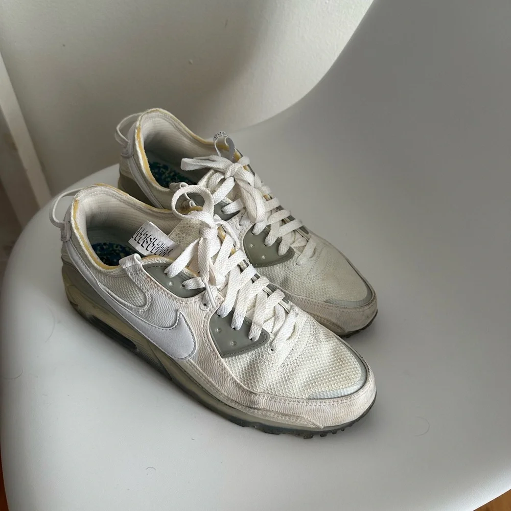 Nike Air Max Terrascape 90 in ‘Triple White’ - Picture 3 of 6